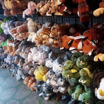 Izzy Bees Stuffed Friends - Toy Stores Near Me - Gatlinburg, Tennessee