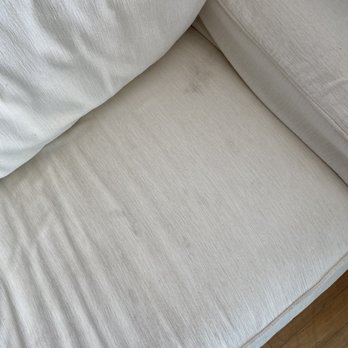 Blue - Inn On The Beach - The main couch in Ocean Cottage. - Hotels Near Me - Newbury, Massachusetts