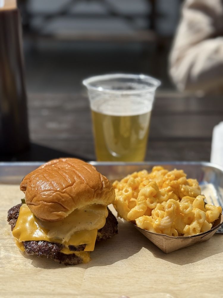 SAVOR Barbeque & Taphouse