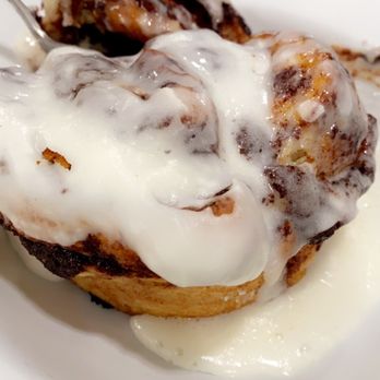 Off Street Cafe - Cinnamon roll - American Near Me - Cerritos, California