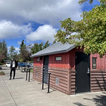 Sisters Habitat For Humanity Thrift Store - Public restoring across the street- totally decent - Thrift Stores Near Me - Sisters, Oregon Sisters Habitat For Humanity Thrift Store - Public restoring across the street- totally decent - Thrift Stores Near Me - Sisters, Oregon