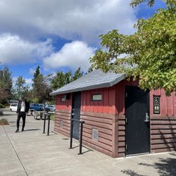 Sisters Habitat For Humanity Thrift Store - Public restoring across the street- totally decent