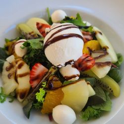 Café A Brasileira - Salad with a scoop of lemon sherbert.