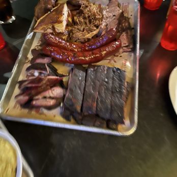 Bludso's BBQ - Platter of meat - Barbeque Near Me - Los Angeles, California Bludso's BBQ - Platter of meat - Barbeque Near Me - Los Angeles, California
