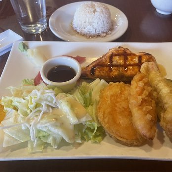 CJ Palace - Teriyaki Salmon, Sashimi and Tempera.  Bento box #4. Excellent food & service. - Chinese Near Me - Sparks, Nevada