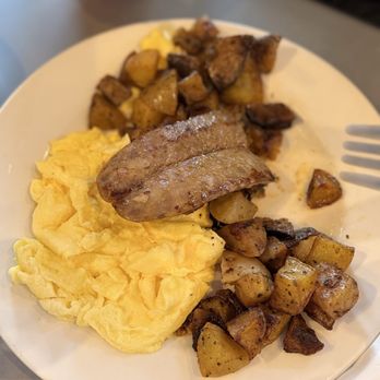 Sintra Restaurant - Two eggs breakfast - Breakfast & Brunch Near Me - Bend, Oregon