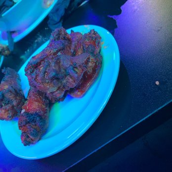 Famous Lounge - Buffalo wings - Lounges Near Me - Upper Marlboro, Maryland