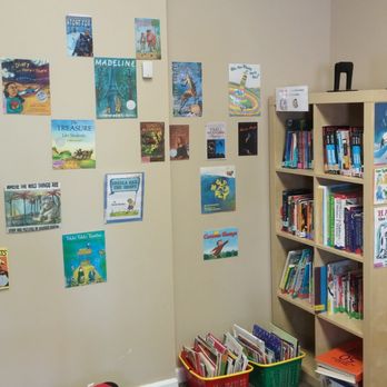 Kumon Math and Reading Centre of Coquitlam - Austin Heights - Reading/book corner 2016 - Tutoring Centers Near Me - Coquitlam, British Columbia