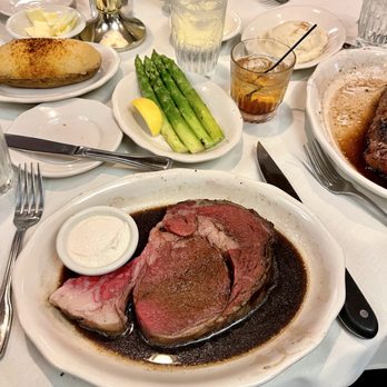 Kreis' Steakhouse - Steakhouses Near Me - St Louis, Missouri