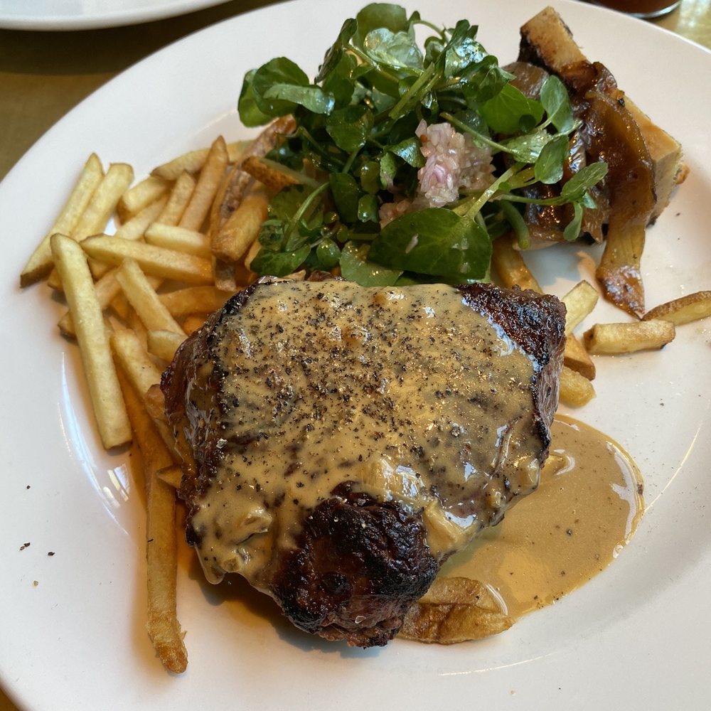 Steak frites dry-aged rump, beef dripping fries, bone marrow & onions, watercress Steak frites dry-aged rump, beef dripping fries, bone marrow & onions, watercress