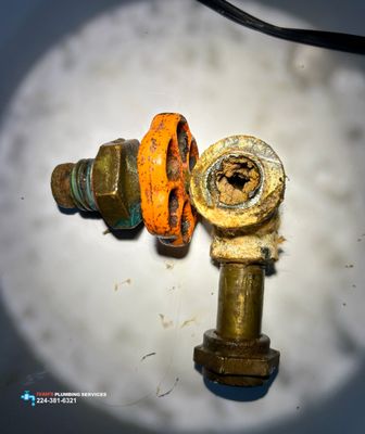 Ivan's Plumbing Services Logo