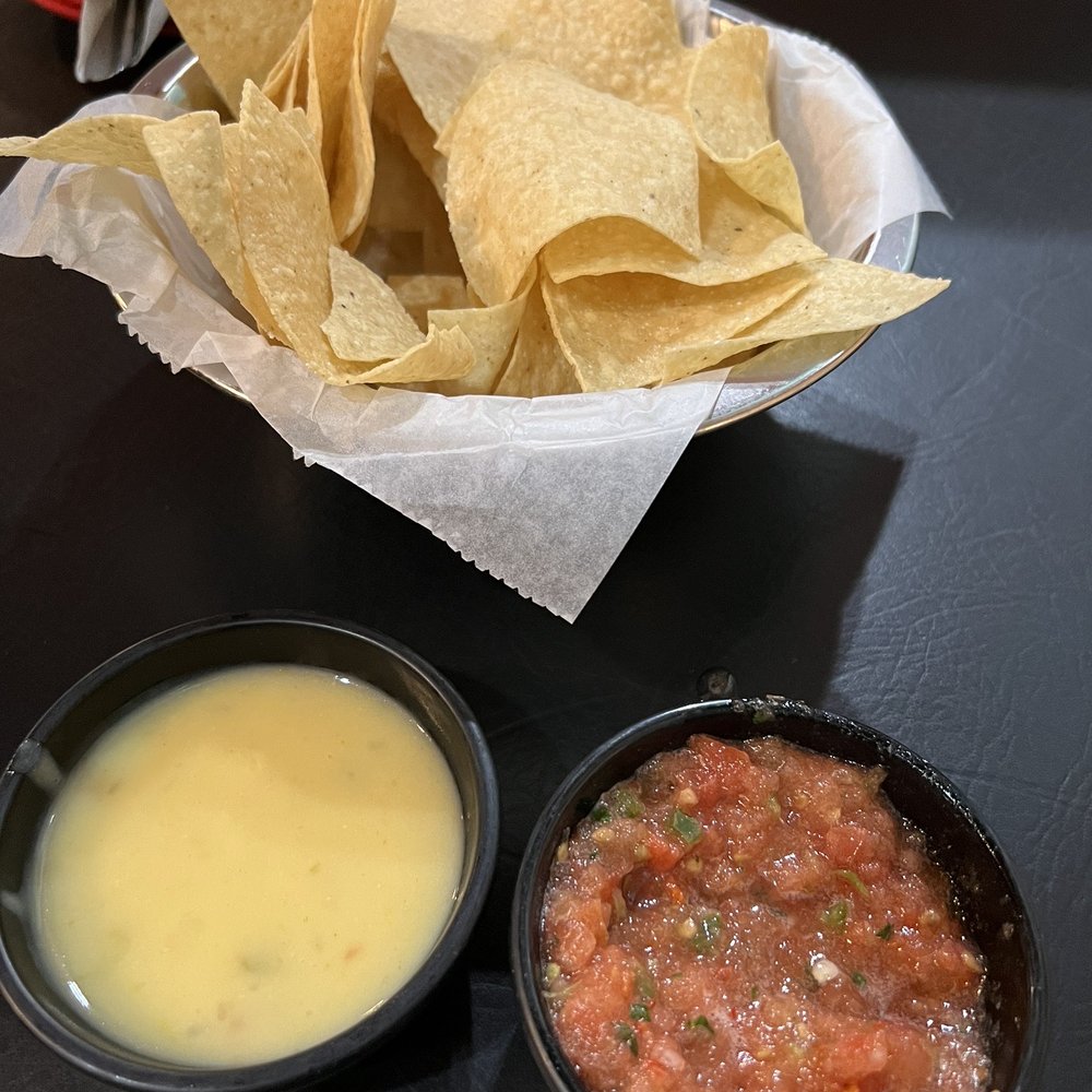 Chelino's Mexican Restaurant - Chips and salsa - Mexican Near Me - Yukon, Oklahoma Chelino's Mexican Restaurant - Chips and salsa - Mexican Near Me - Yukon, Oklahoma