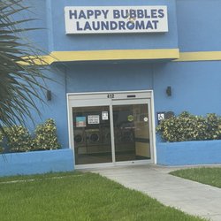 Happy Bubbles Laundromat - The entrance to the laundromat.