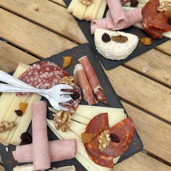 Chateau Mauvinon - Charcuterie boards - Wineries Near Me - Saint-Sulpice-de-Faleyrens, 33 Chateau Mauvinon - Charcuterie boards - Wineries Near Me - Saint-Sulpice-de-Faleyrens, 33