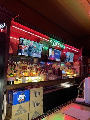 Syd's Fine Food and Spirits by null