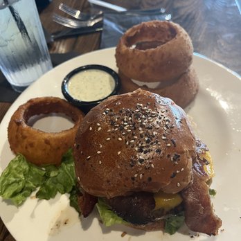 Local Goat - Delicious burgers!! - New American Near Me - Pigeon Forge, Tennessee