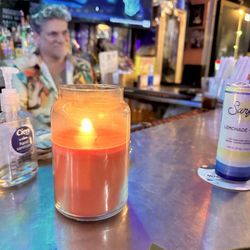 South Beach Saloon - Romance