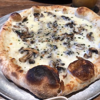 Moku Kitchen - Mushroom pizza - Cocktail Bars Near Me - Honolulu, Hawaii Moku Kitchen - Mushroom pizza - Cocktail Bars Near Me - Honolulu, Hawaii