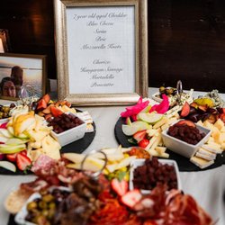 Amberwood Lounge & Eatery