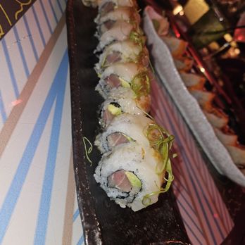 Experience Zuzu, Detroit - Truffle scallop sushi - Sushi Bars Near Me - Detroit, Michigan Experience Zuzu, Detroit - Truffle scallop sushi - Sushi Bars Near Me - Detroit, Michigan