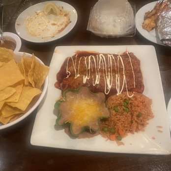 Casa Sanchez - Enchiladas de pollo - Mexican Near Me - Los Angeles, California Casa Sanchez - Enchiladas de pollo - Mexican Near Me - Los Angeles, California
