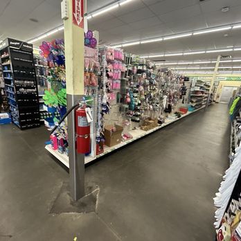 Dollar Tree - Discount Store Near Me - Tampa, Florida