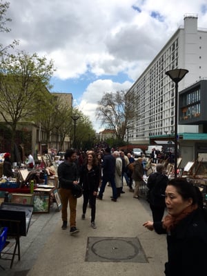 Marché aux puces de la Porte de Vanves by null