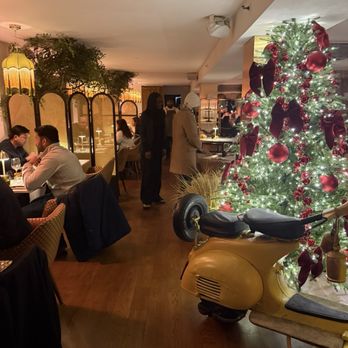 Dilli Dilli - Inside - Indian Near Me - New York, New York Dilli Dilli - Inside - Indian Near Me - New York, New York