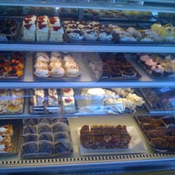 Petite Madeline Bakery & Bistro - Yuuum