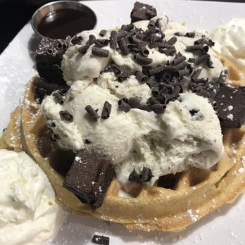 D Spot Dessert Cafe - Road Trip - Desserts Near Me - Toronto, Ontario
