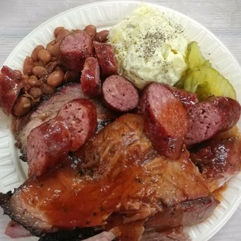 Vincek's Smokehouse - 3meat plate - Meat Shops Near Me - East Bernard, Texas