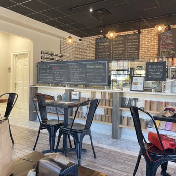 Planted Eats - Inside cafe - Cafes Near Me - Montville, New Jersey