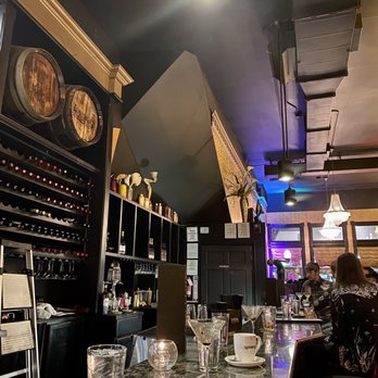 Gershwin's - Bar area - New American Near Me - Norfolk, Virginia Gershwin's - Bar area - New American Near Me - Norfolk, Virginia