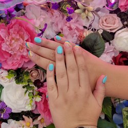 Adore Nail Spa - Colorful creations