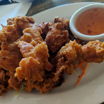Pad Thai - House fried chicken - Thai Near Me - Honolulu, Hawaii