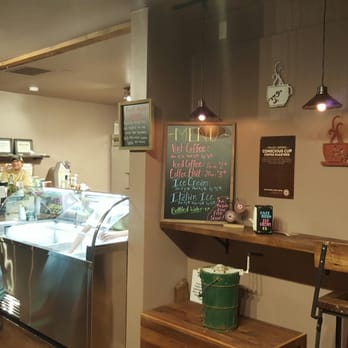 Riverbottom Coffee & Ice Cream - Ice Cream & Frozen Yogurt Near Me - Algonquin, Illinois