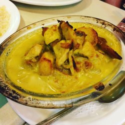 天樂餐廳 - Chicken and potatoes in a HK "Portuguese" sauce, served with fried rice