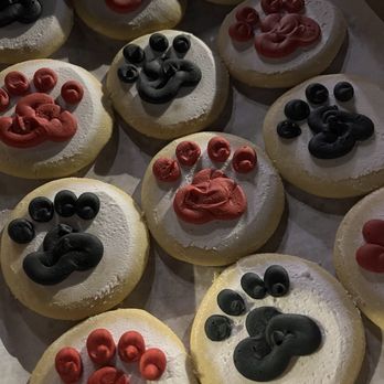 Denny's Doughnuts & Bakery - Custom cookies - Bakeries Near Me - Bloomington, Illinois Denny's Doughnuts & Bakery - Custom cookies - Bakeries Near Me - Bloomington, Illinois