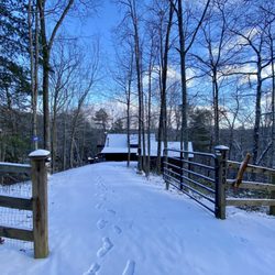 Over the Mountain - Smoky Mountain Vacation Cabins - Gypsy Road - Winter 2023