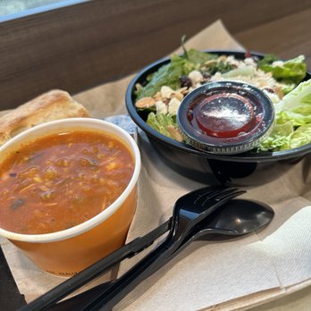 Zoup! Eatery - Cranberry Almond Sonoma Corn & Roasted Red Pepper Chowder Southwest Turkey - Salad Near Me - Firestone, Colorado