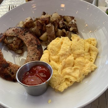 26 Beach Restaurant - 3 way meal .. with eggs, chicken sausage & hash potatoes . - New American Near Me - Venice, California