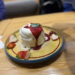 Motto Tea Cafe - Strawberry Shortcake Soufflé Pancake 芝士莓莓舒芙蕾