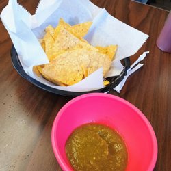 Cueva's Drive Inn - Chips & salsa