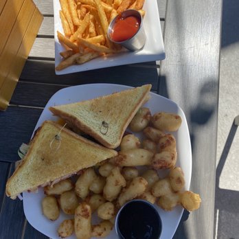 Steele & Hops - Look at that beautiful side of fresh curds and BLUEBERRY AOILI - American Near Me - St Anthony, Minnesota Steele & Hops - Look at that beautiful side of fresh curds and BLUEBERRY AOILI - American Near Me - St Anthony, Minnesota