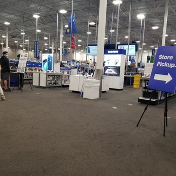 Best Buy - Woodbridge - The main floor. All following social distancing. - Appliances Near Me - Iselin, New Jersey Best Buy - Woodbridge - The main floor. All following social distancing. - Appliances Near Me - Iselin, New Jersey