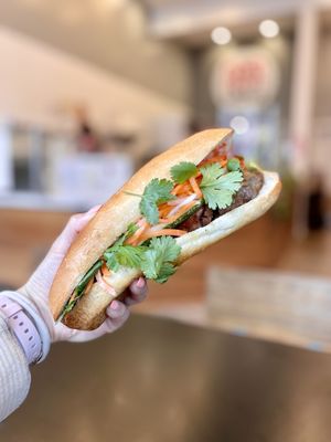 Nom Nom Bánh Mì by null