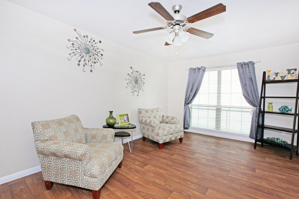 BAINBRIDGE APARTMENTS Updated September 2024 27 Photos & 18 Reviews