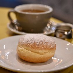 Café Tolia - Bombolini and Light roast coffee.