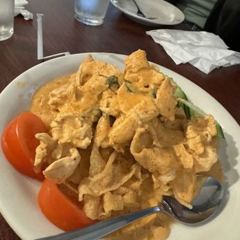Flying Tiger Thai Restaurant - Penang curry with crispy noodle - Thai Near Me - Castle Hills, Texas