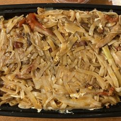 China Dragon - Roast Pork Pad Thai $10.50 Good but very sweet.